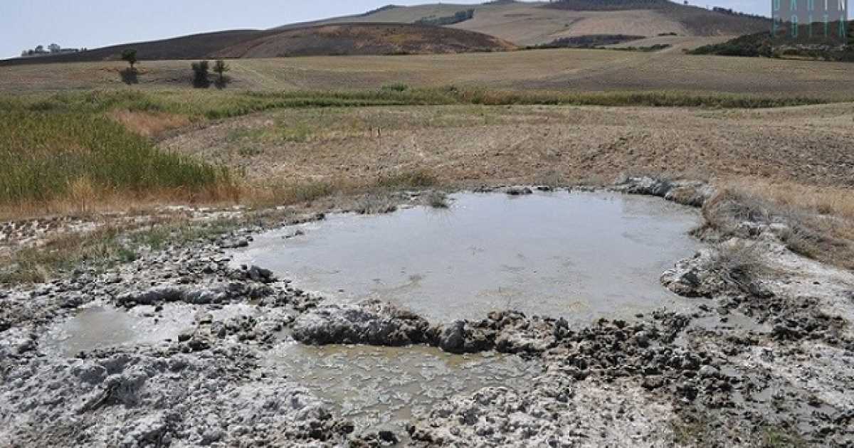 A Gravina c'� un vero piccolo vulcano: �E' pericoloso, ha inghiottito tante pecore�